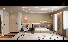 The Corner Park Hotel